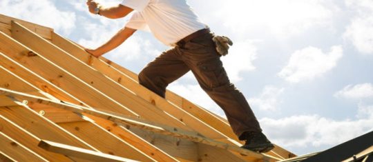 des travaux de surélévation de toiture