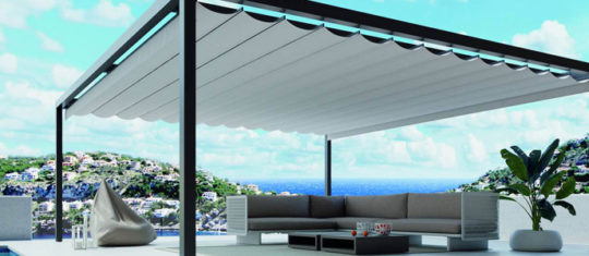 Pergolas à toile auto-portée